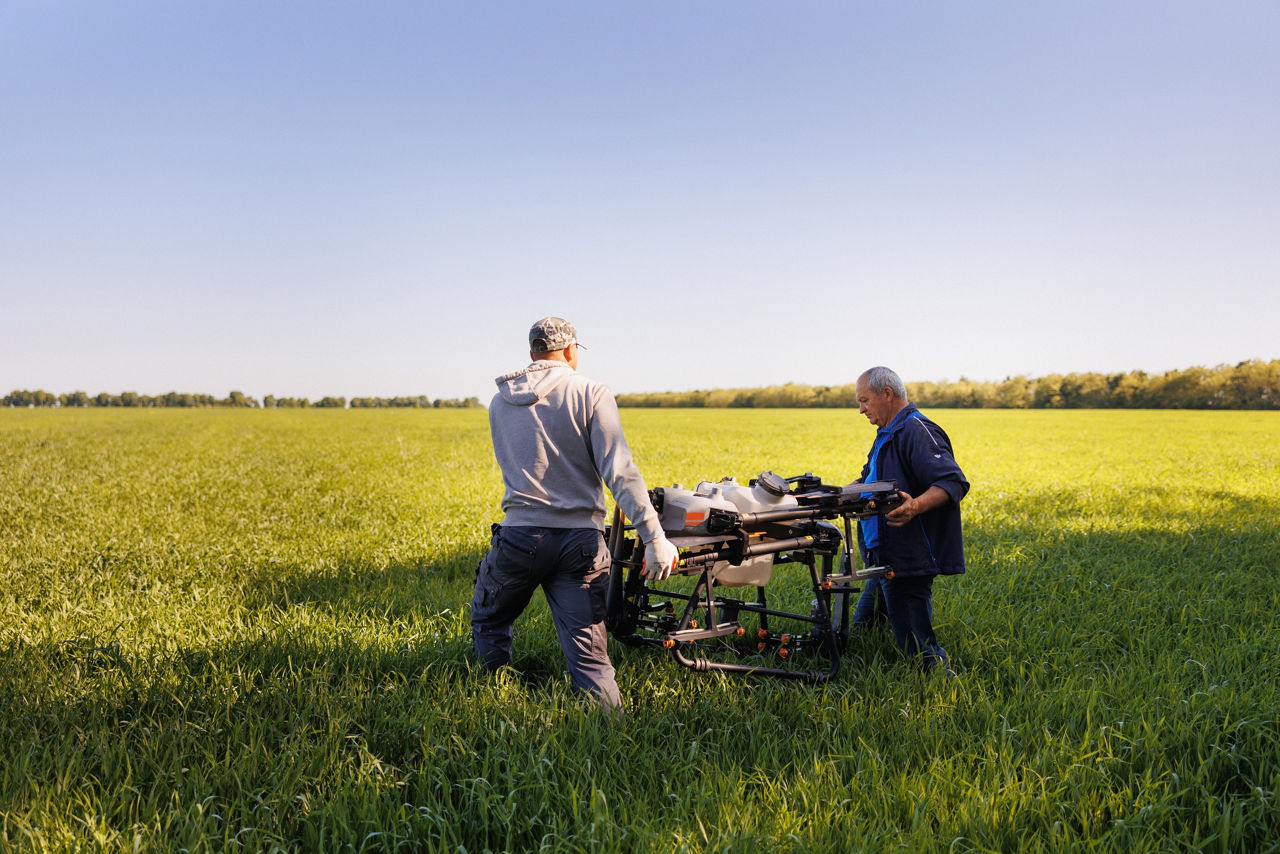 Stropire Agricolă Profesională cu Drone Agricole/ Профессиональное Опрыскивание Полей Агро Дронами  foto 8