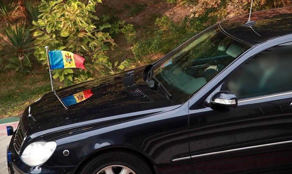 Автомобильные флагштоки и флаги премиум класса. Хром. Золото. Металл полированный. фото 6