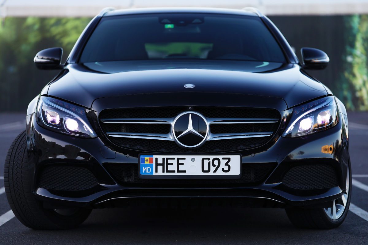 Mercedes C-Class foto 2