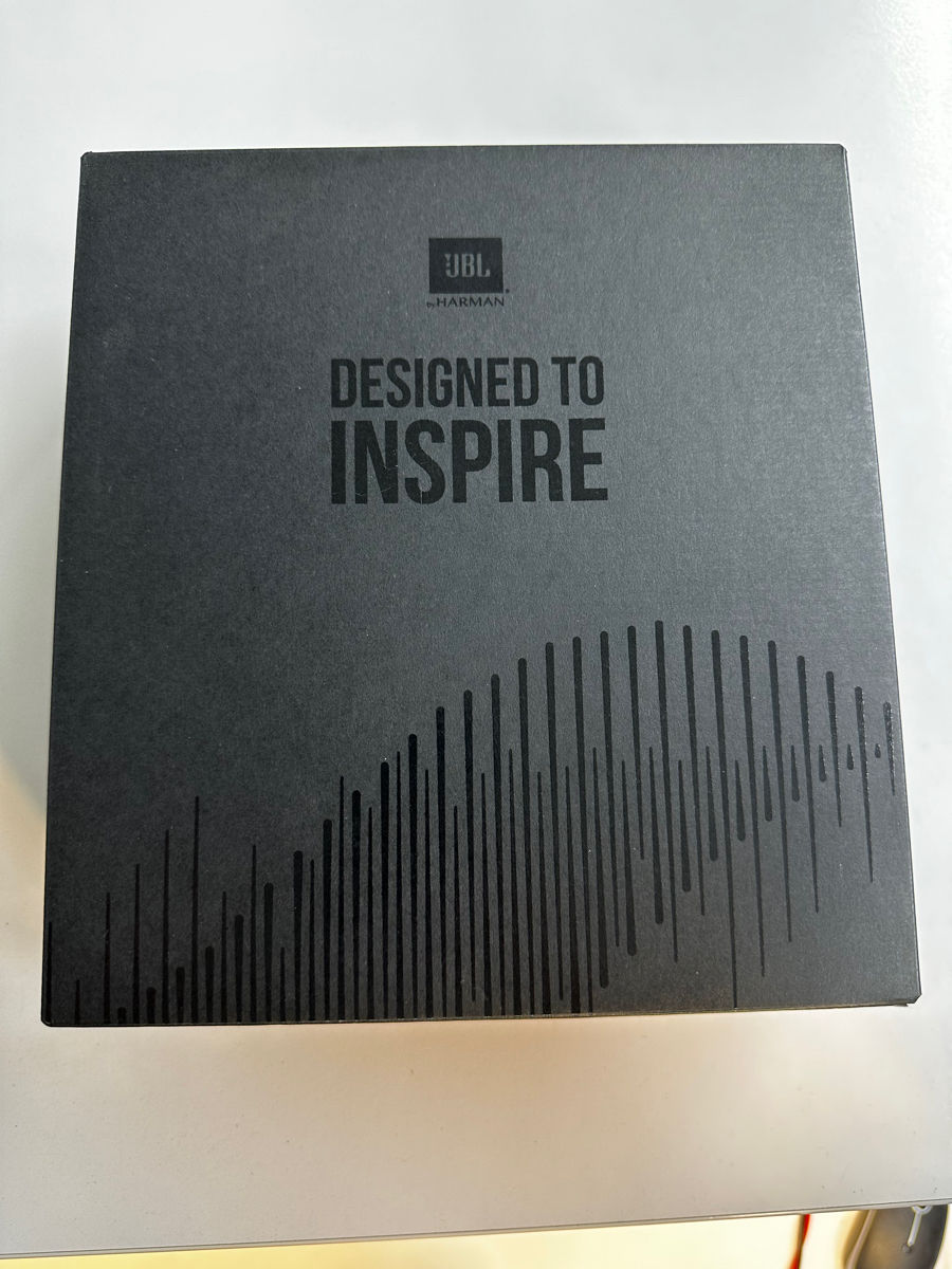 Jbl TourOne фото 1