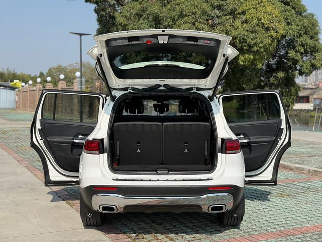 Mercedes GLB фото 19