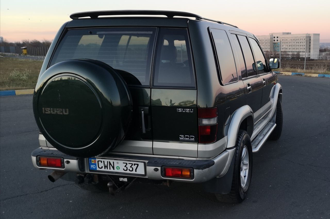 Isuzu Trooper foto 4