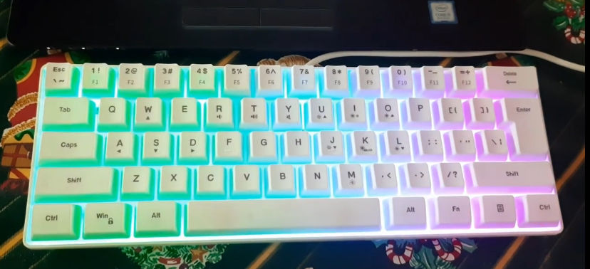 Tastatura luminoasa pentru jocuri foto 1