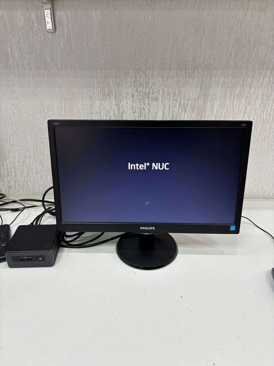 Calculator Second-Hand Intel NUC foto 3