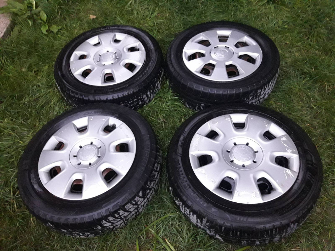 Vind 4 roti 5x100 originale Skoda Fabia R14 tot setul discuri ...