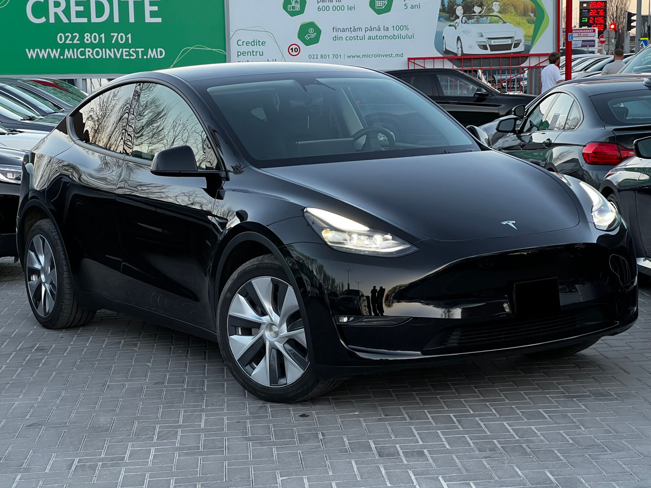 Tesla Model Y foto 4