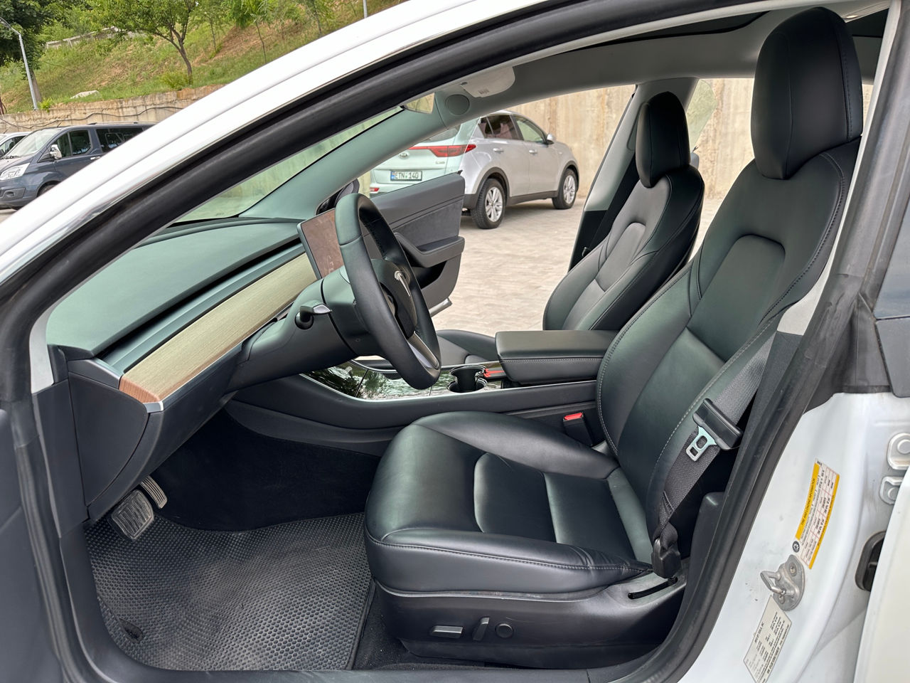 Tesla Model 3 foto 6