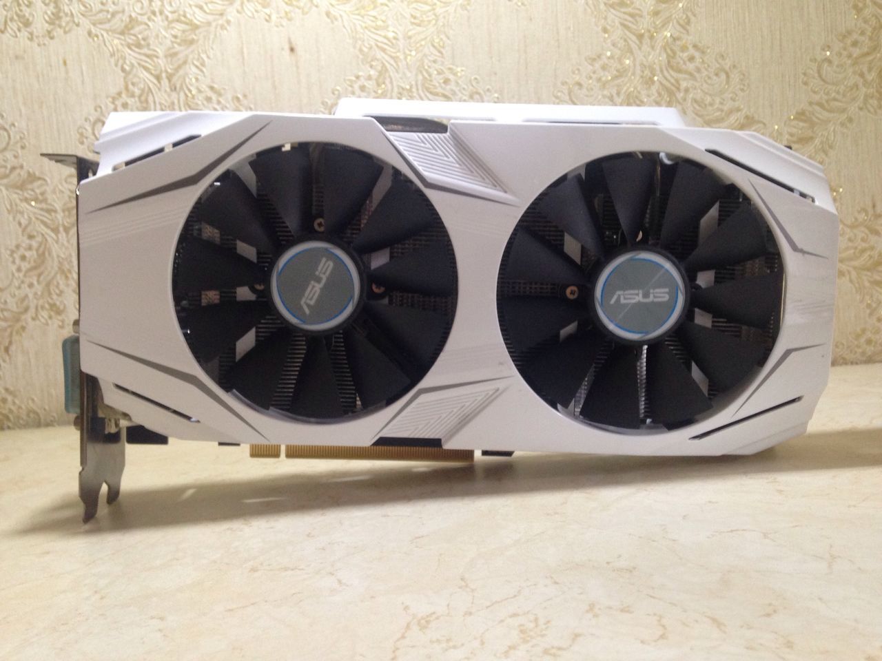 Asus GeForce GTX 1070 Dual OC 8GB