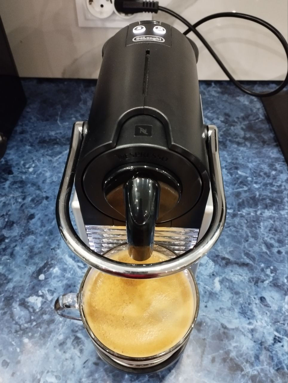 Капсульная кофемашина De'Longhi Nespresso Pixie EN 124.S фото 0