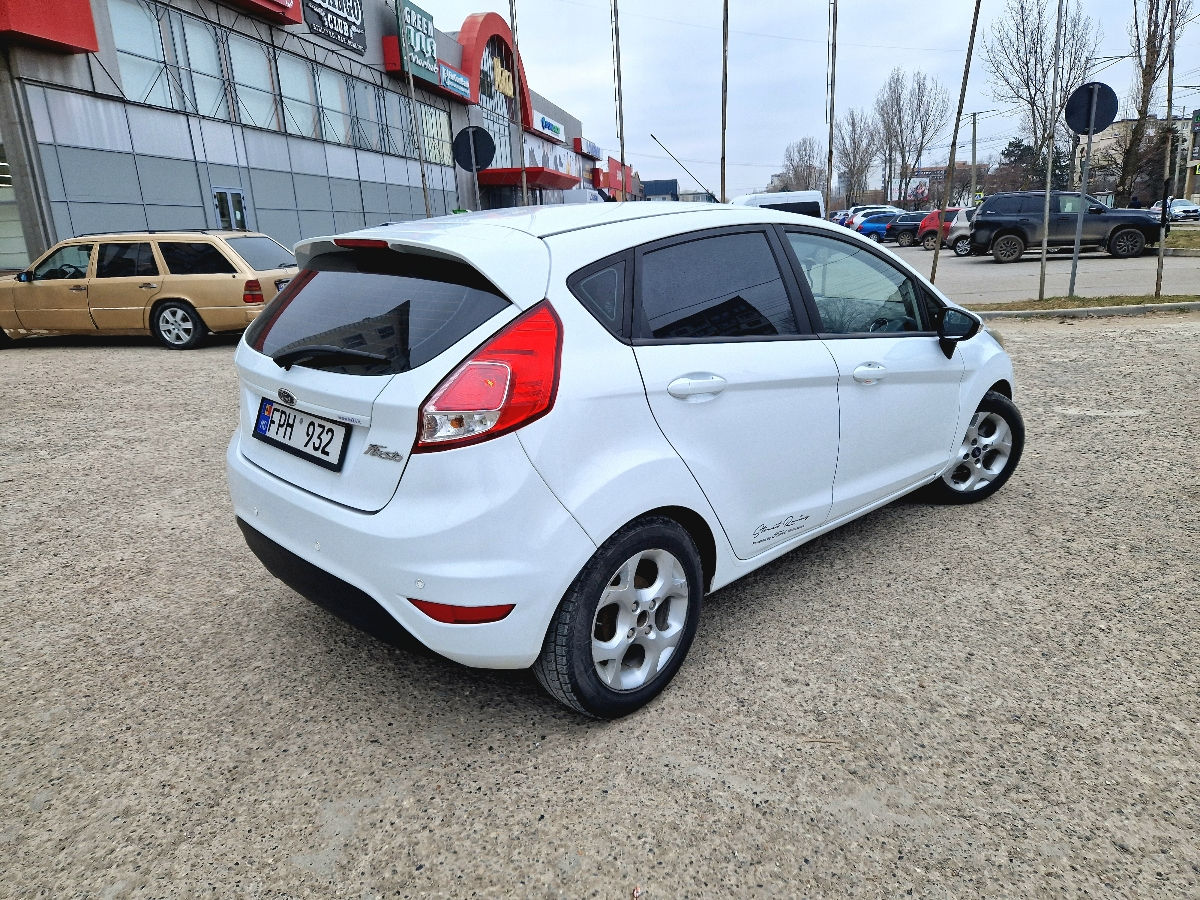 Ford Fiesta foto 4