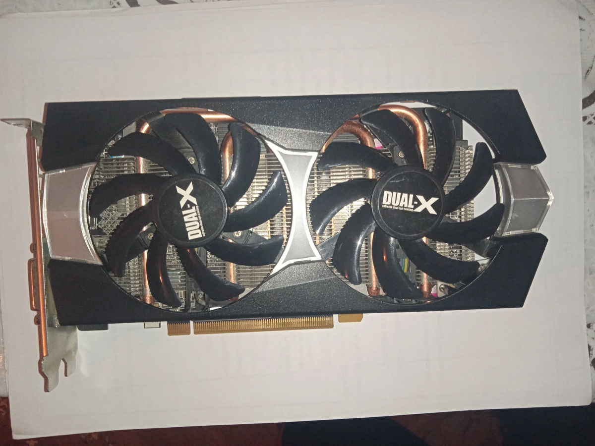 AMD Radeon R9 200 Series / Radeon R9 270X 4 Gb / 8 Gb GDDR 5