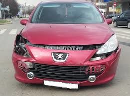 Peugeot 208 фото 0