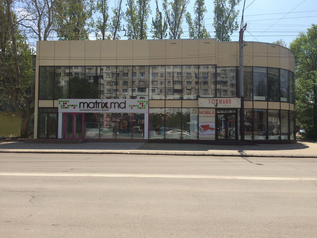 Сдается (1 этаж) торговое помещение по улице Штефан чел Маре 5! фото 0