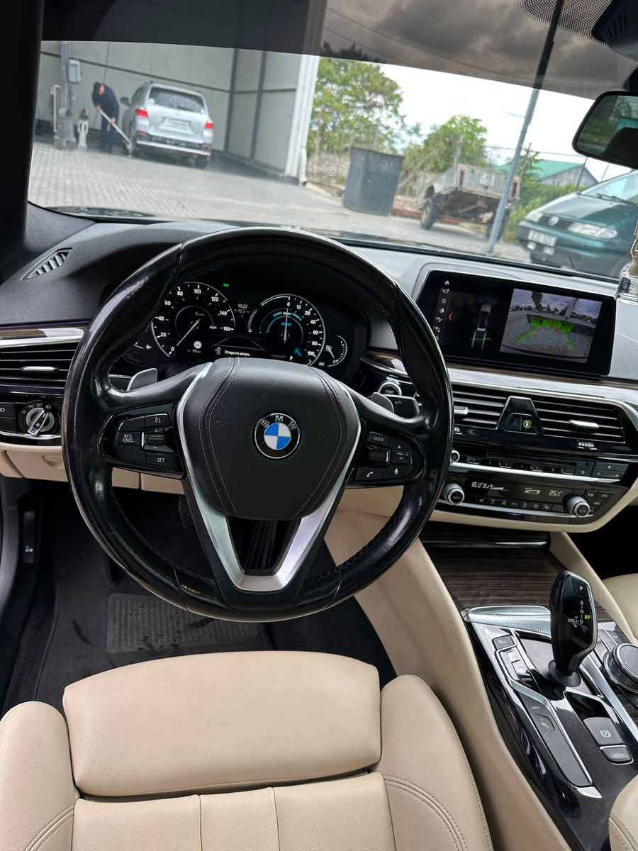 BMW 5 Series фото 2