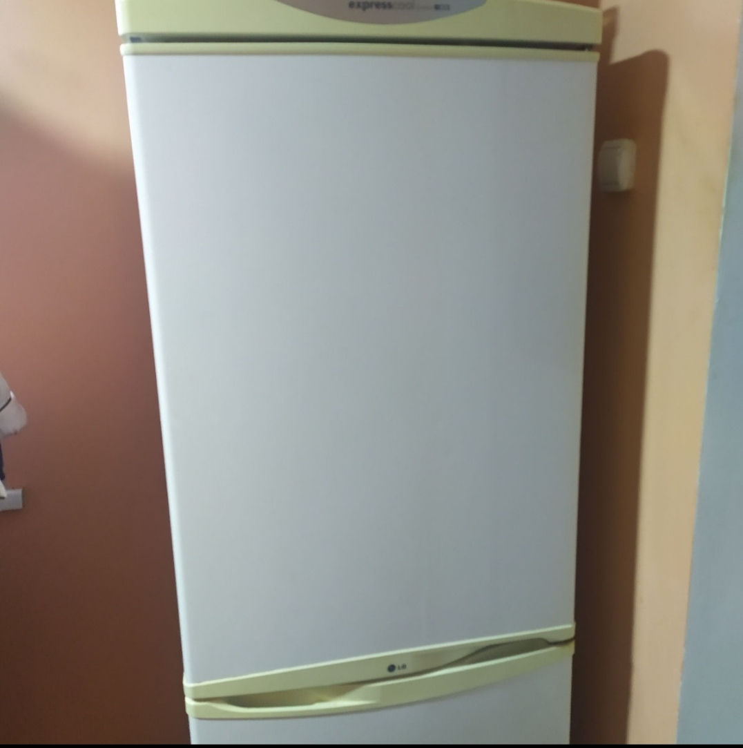 Холодильник LG  фото 0