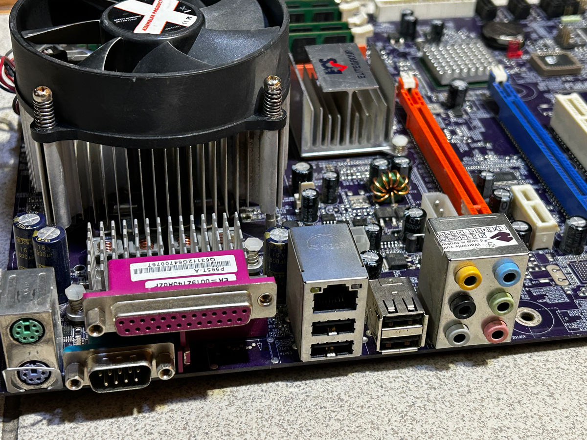 ECS P965T-A + Intel E2200 2.2Ghz X2 + 8GB Kingston фото 1