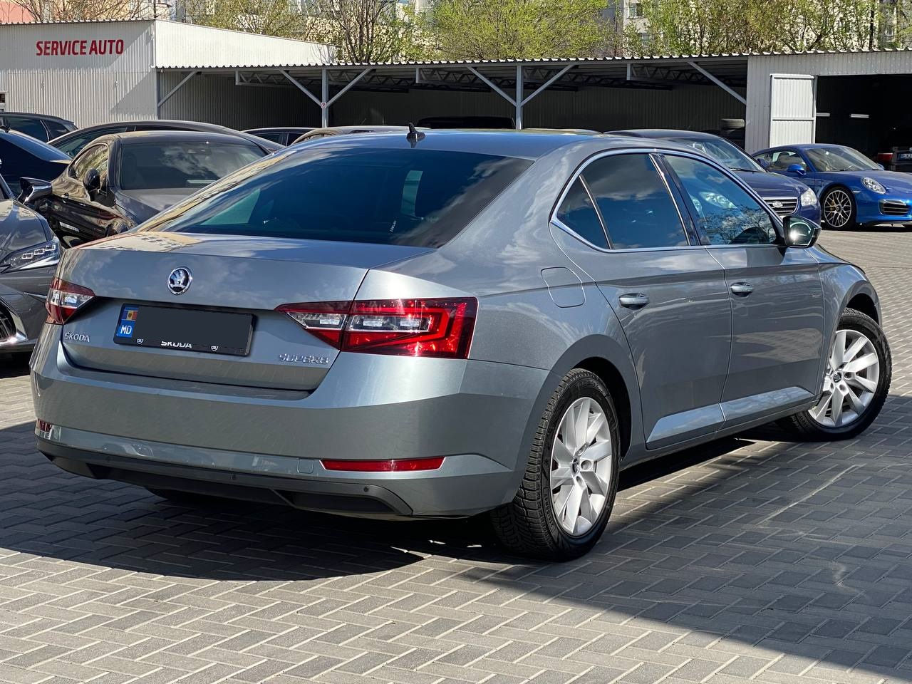 Skoda Superb foto 2