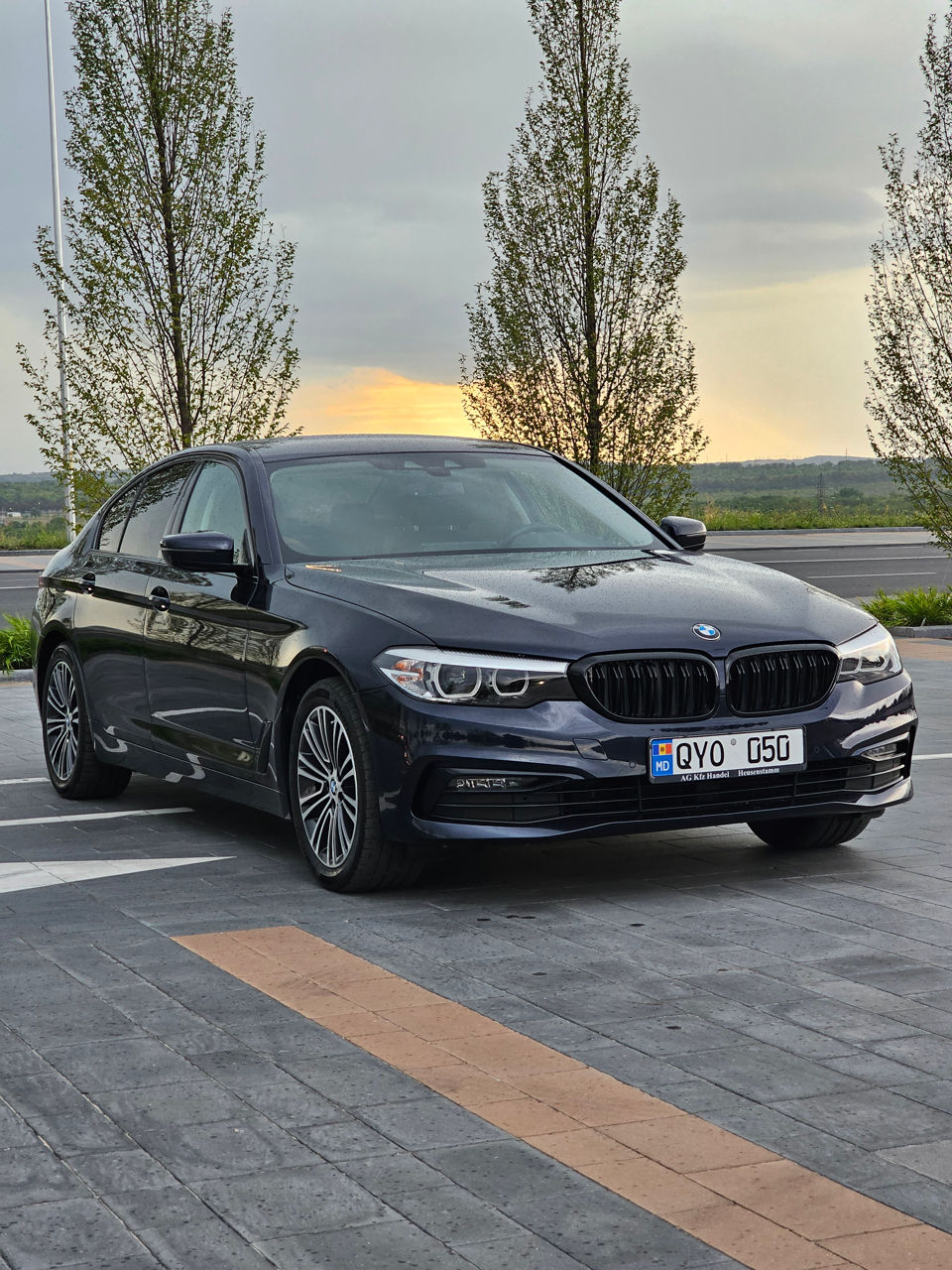 BMW 5 Series foto 4