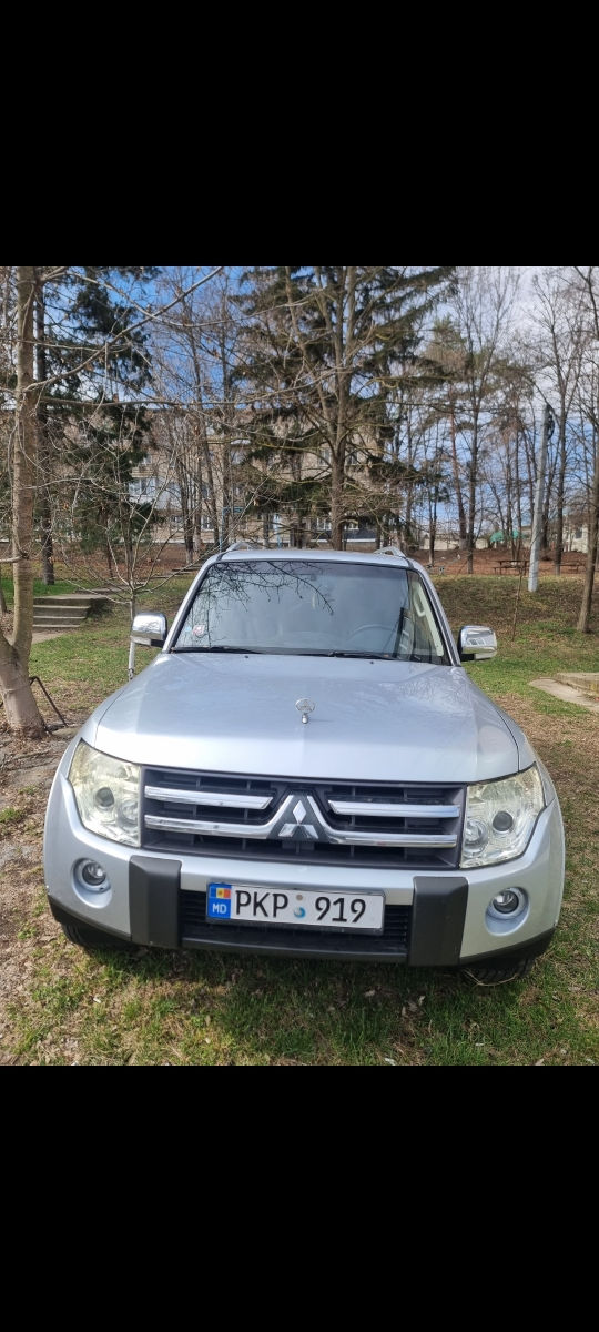Mitsubishi Pajero 2007 г. с пробегом 225000 км, Бензин, 7400 €