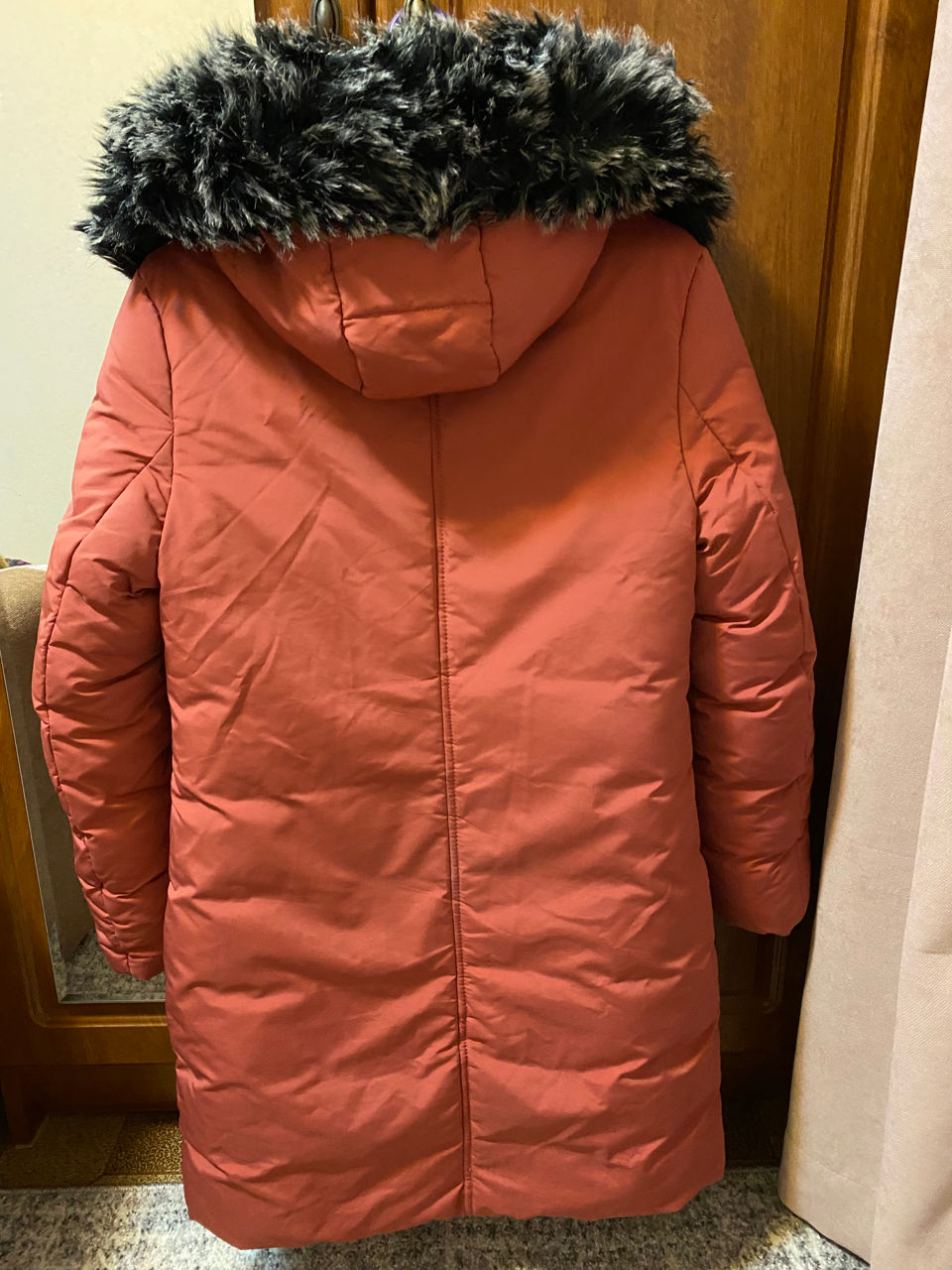 Зимняя теплая куртка в отличном состоянии