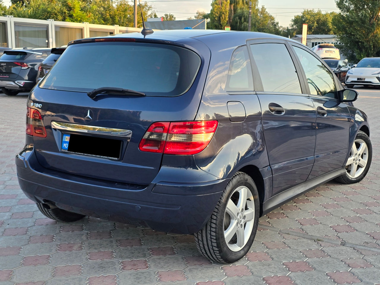 Mercedes B-Class foto 2