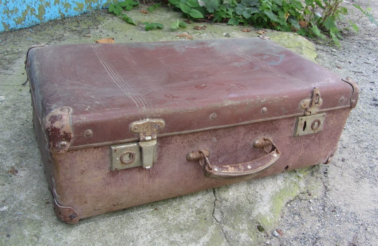 Как называется старый чемодан?