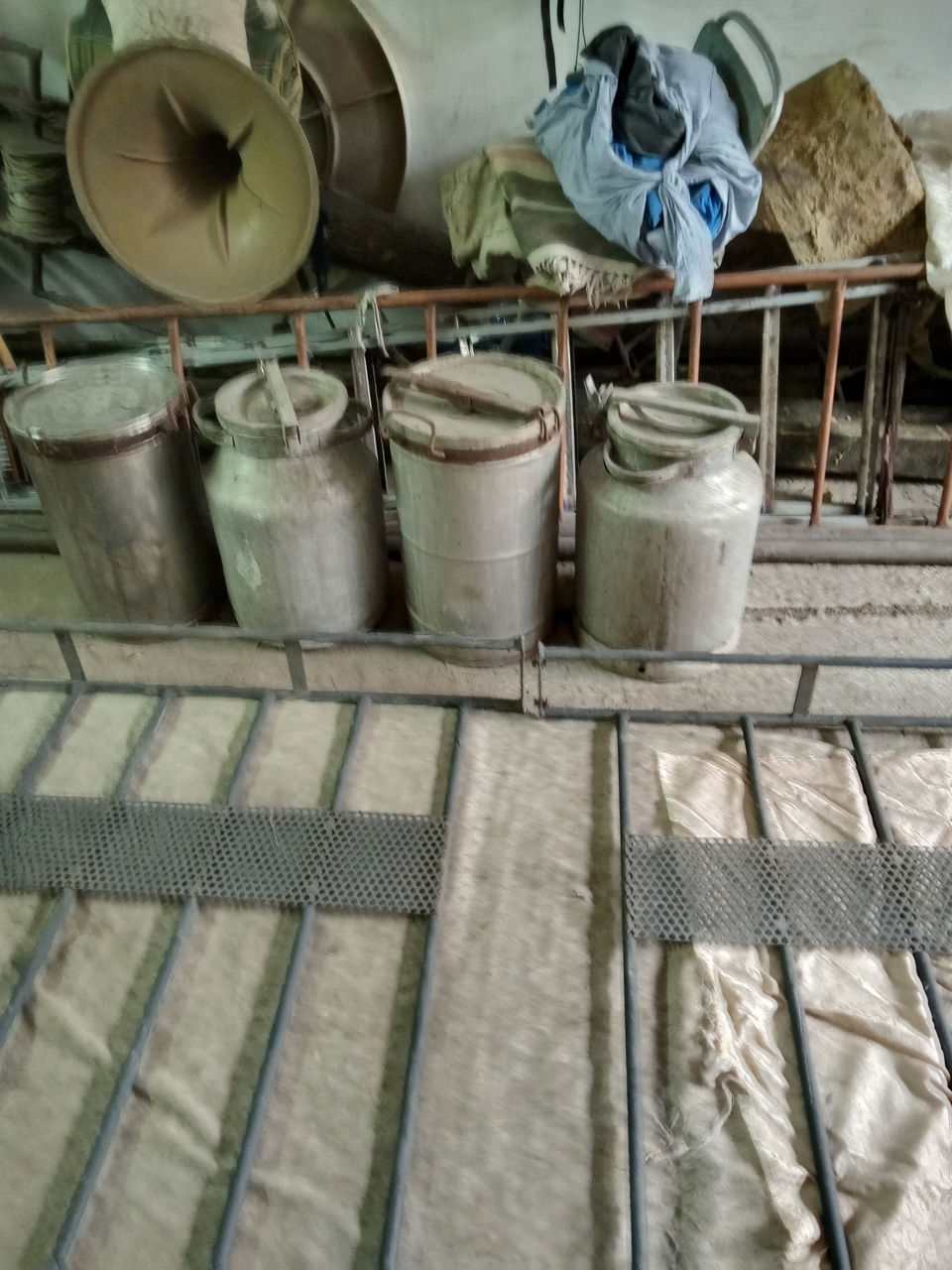Срочно продам фляги для меда и молока звонить