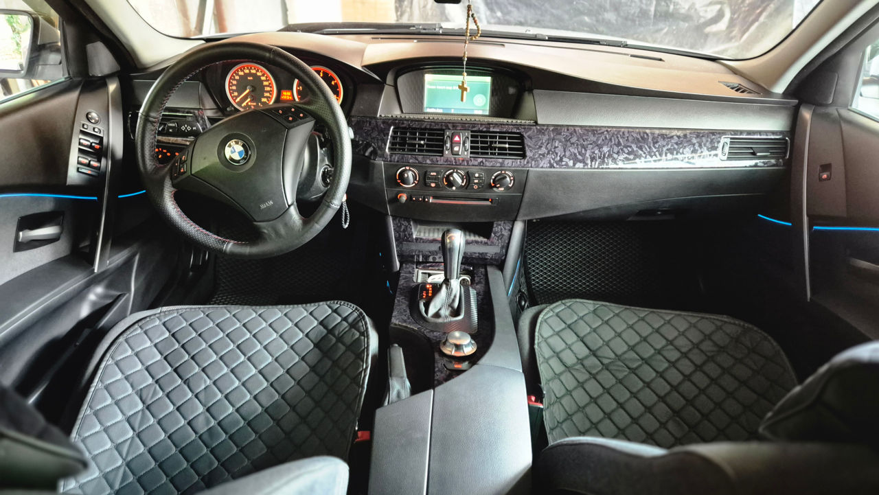 BMW 5 Series фото 9