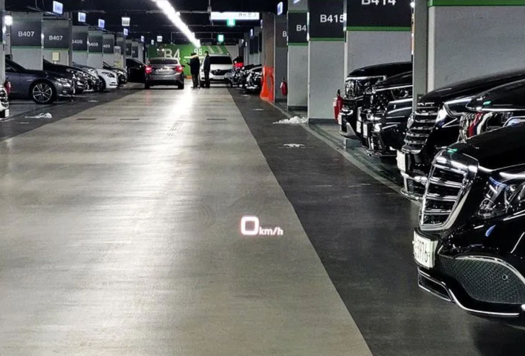 Audi A8 фото 12