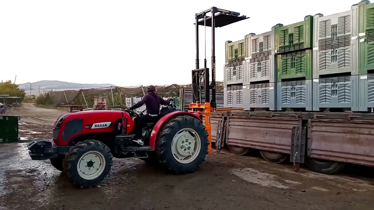 Stivuitor atasat la tractor. Погрузчик к трактору foto 0