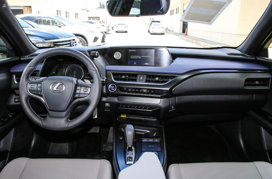 Lexus UX foto 8