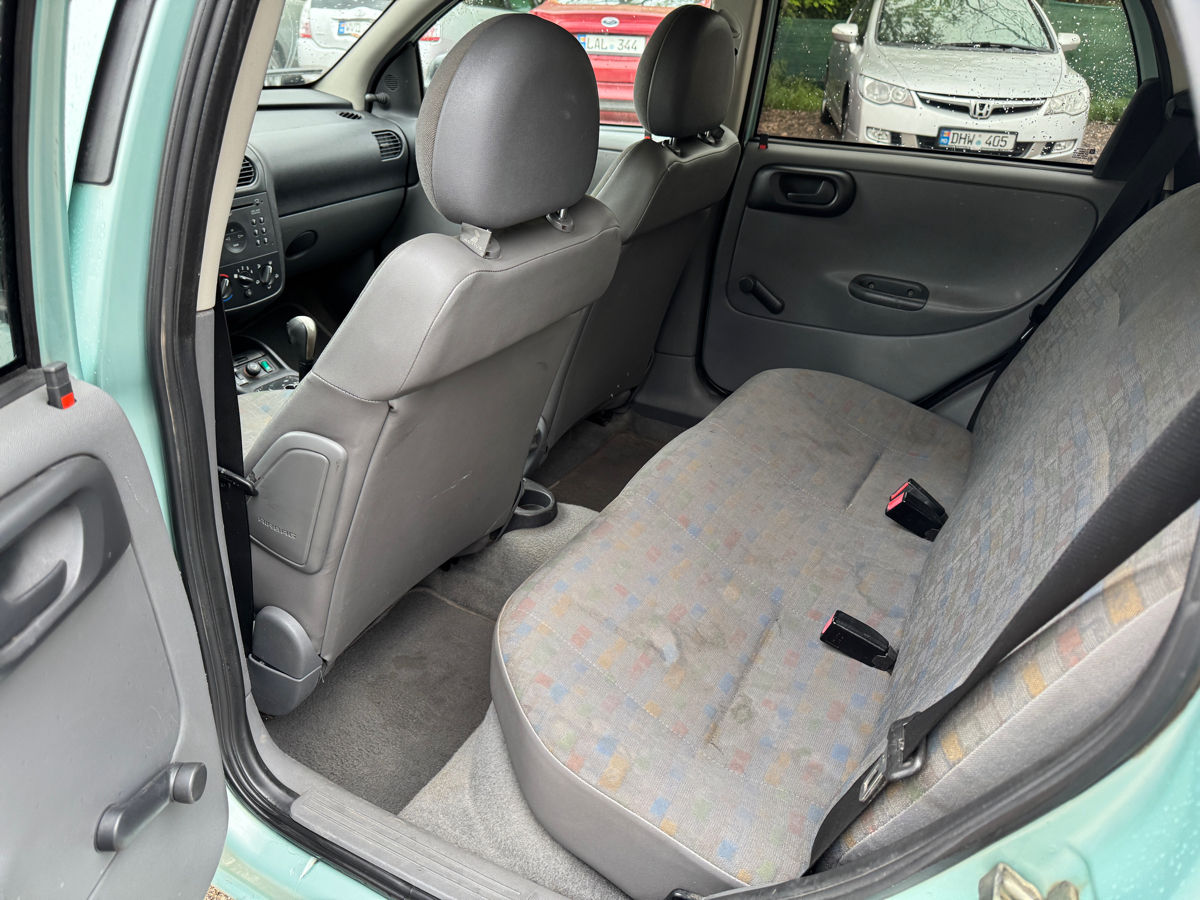 Opel Corsa фото 8