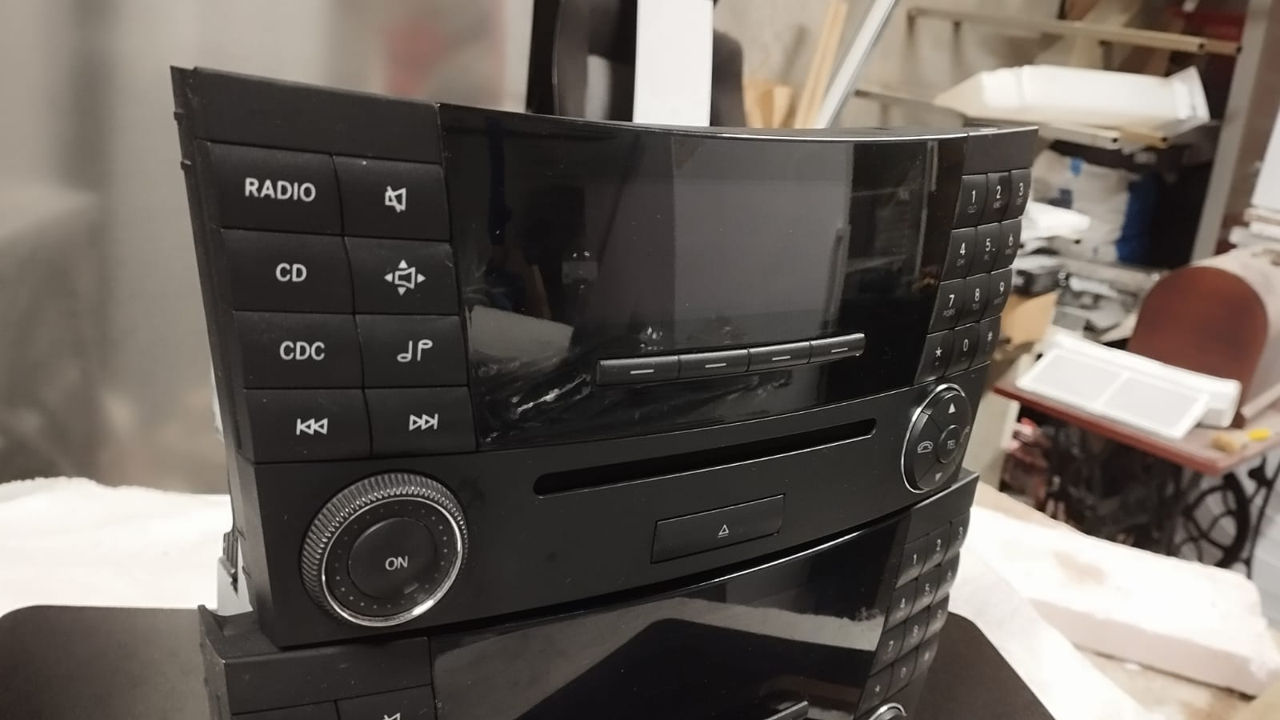 Оригинальная магнитола Mercedes-Benz W211 Audio 20 CD MF2770  фото 1