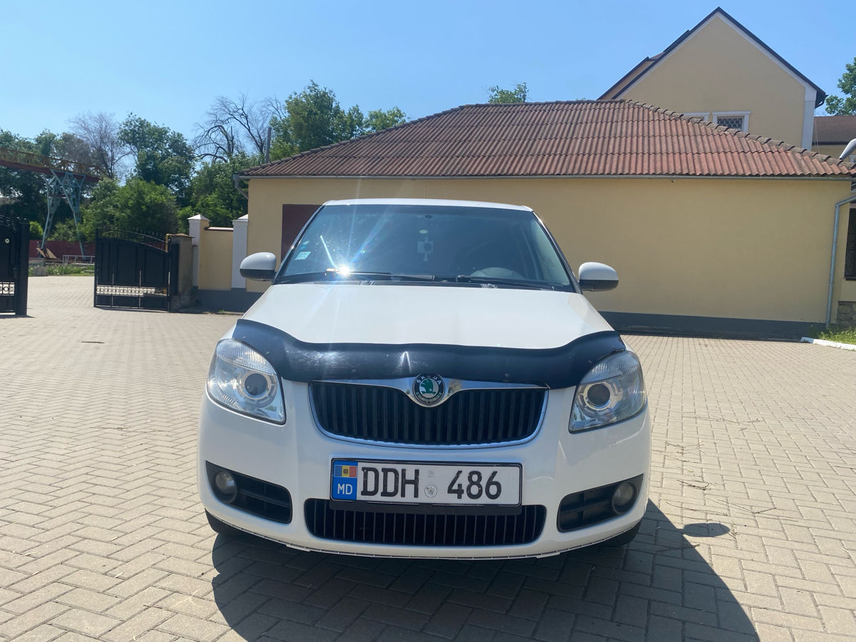 Skoda Fabia фото 1