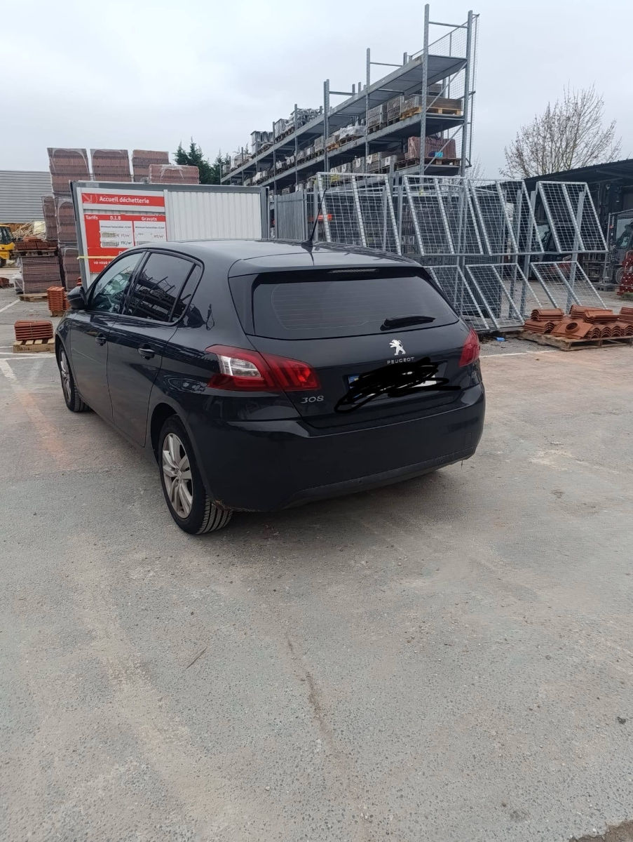 Peugeot 308 2016 г. с пробегом 253000 км, Дизель, 9000 €
