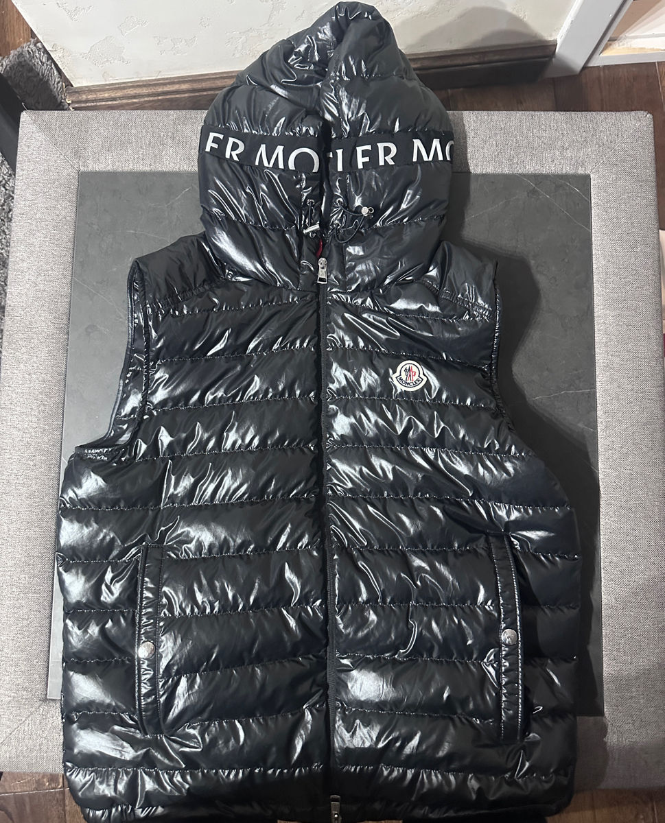 美品！MONCLER モンクレール レディース ポロシャツ ホワイト Sサイズ MONCLER(モンクレール) / ポロシャツ/S/コットン/WHT/84093