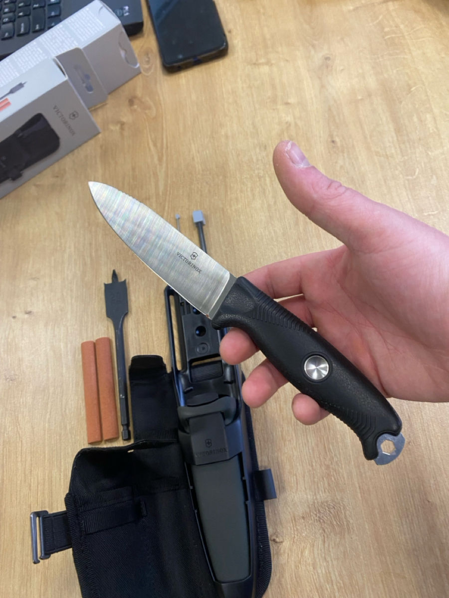 Нож Victorinox Venture Pro + Venture Pro Kit фото 5