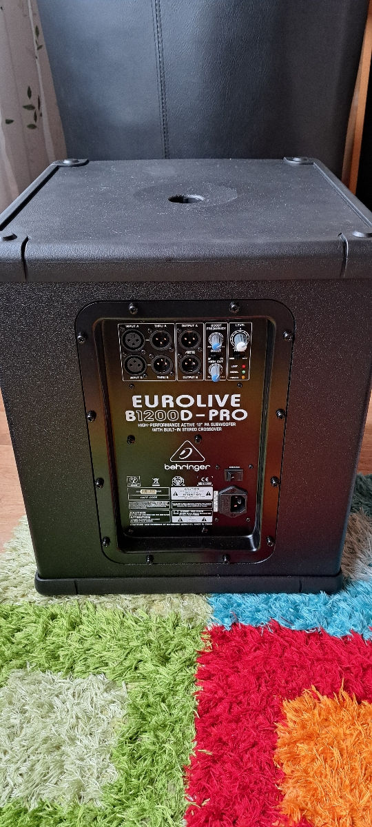 Se vinde subwoofer activ Behringer B1200D Pro foto 5
