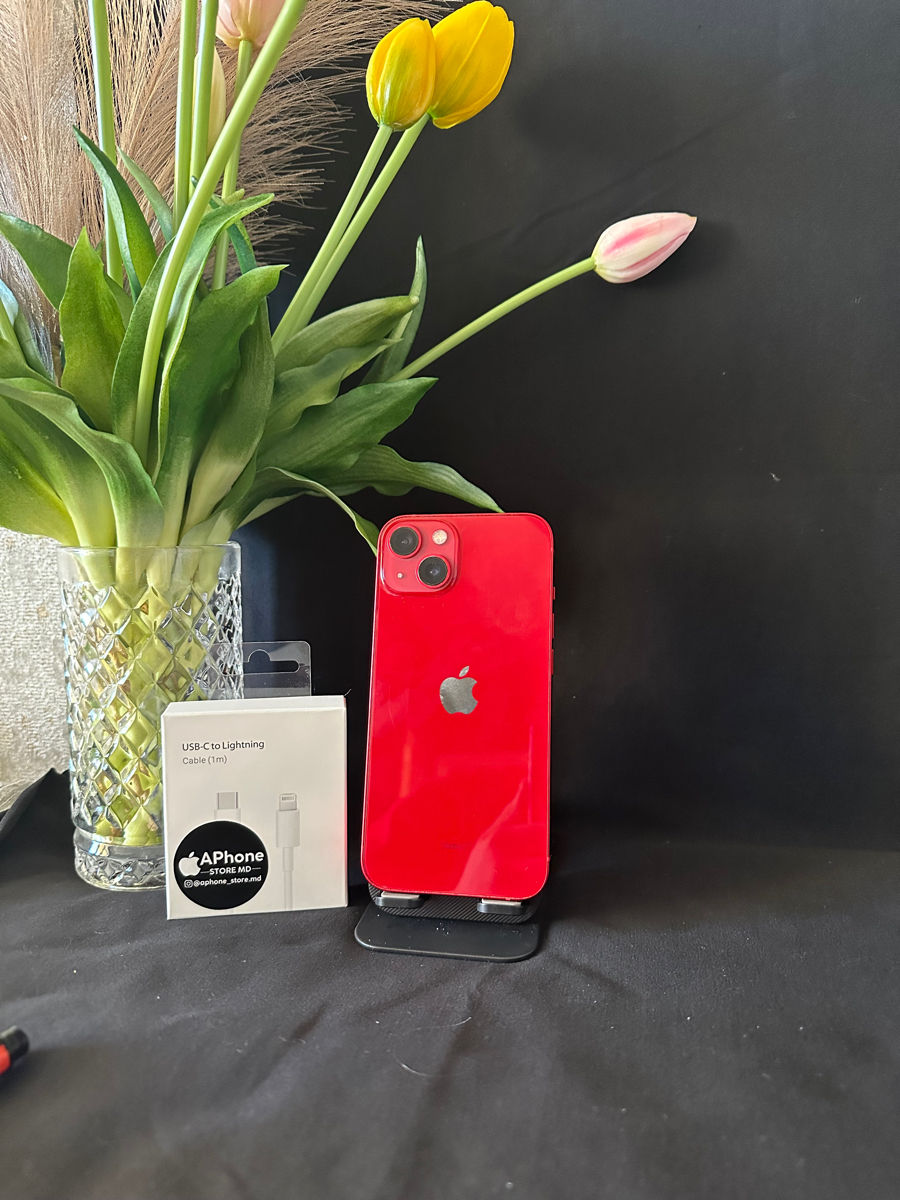 iPhone 13 red 128 gb foto 0