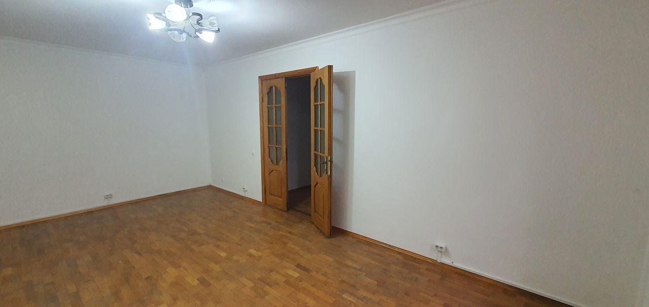 Oficiu in centru.Strada Bucuresti.117m2 169000euro foto 1