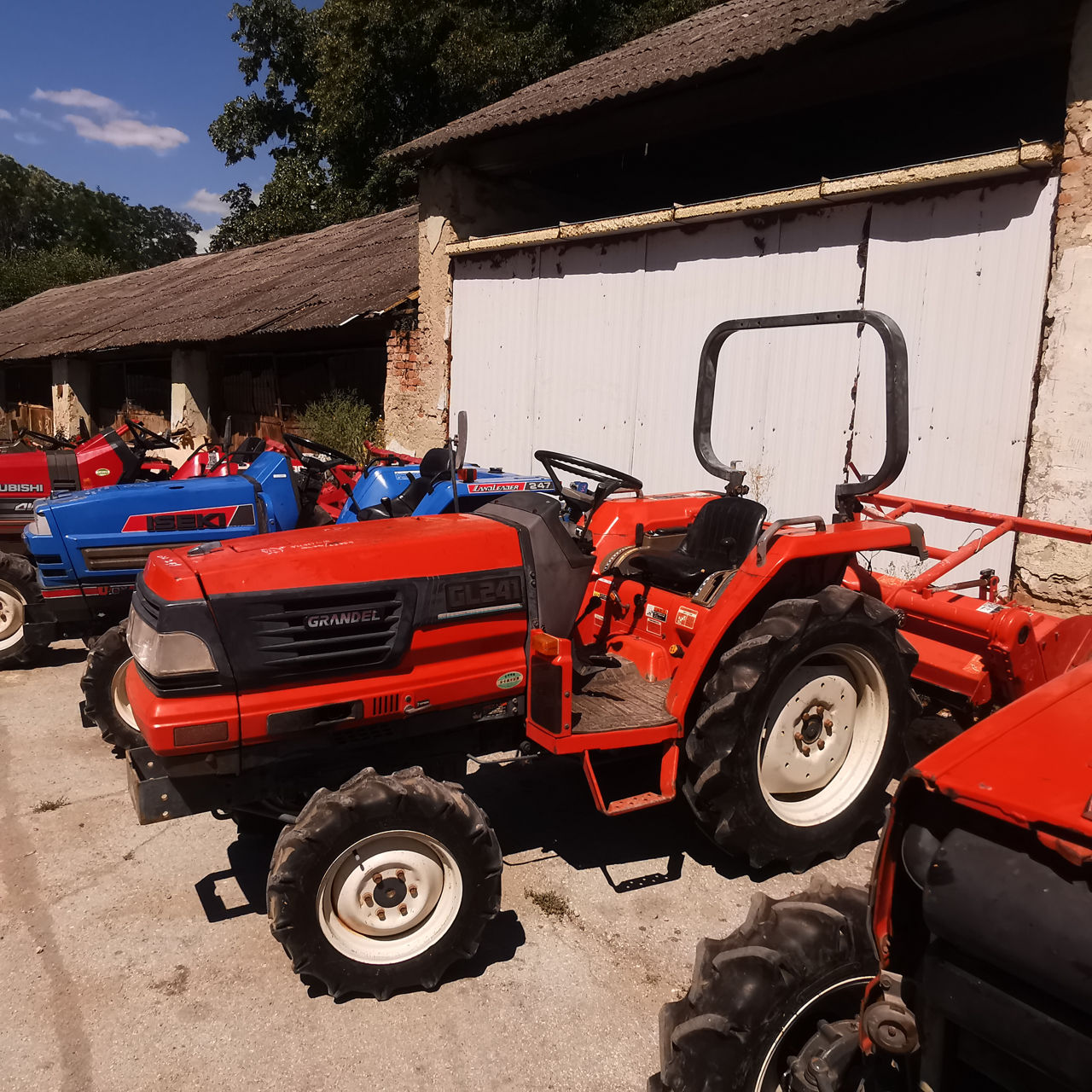 Tractor japonez - Iseki TA267 +freza+transport gratuit foto 4