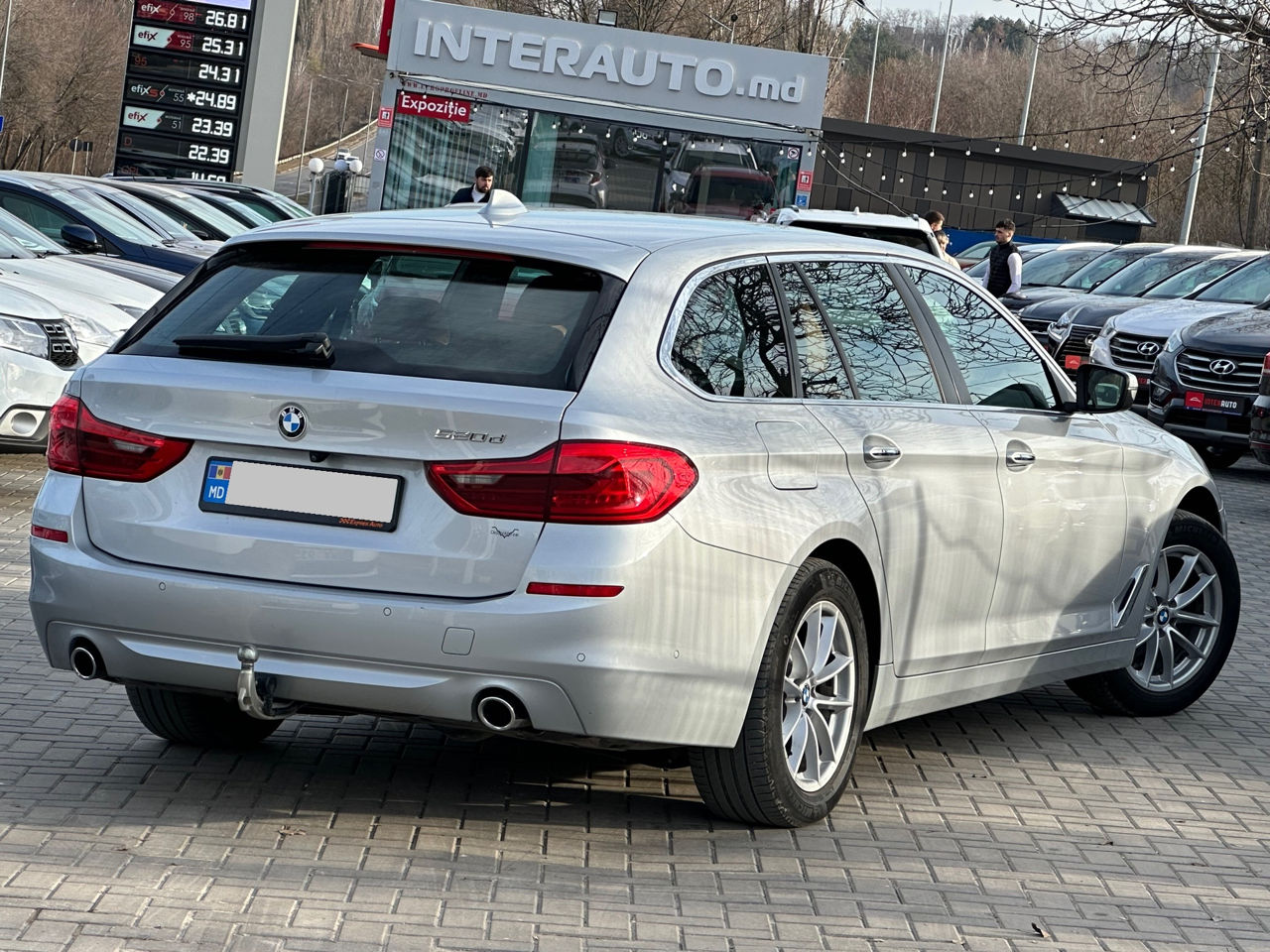 BMW 5 Series foto 3