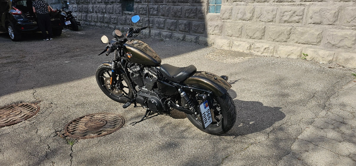 Harley - Davidson Sportster IRON 883 foto 5