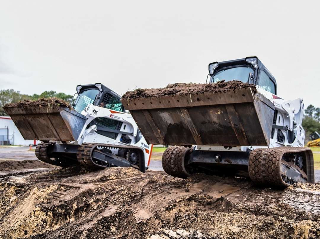 Servicii bobcat, servicii excavator. Servicii compactor, servicii basculantă. foto 1