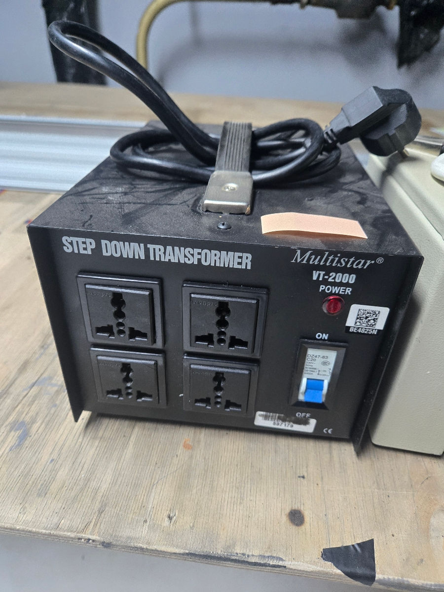 Transformator 220V in 120V - 1000W, 1600W, 2000W foto 1