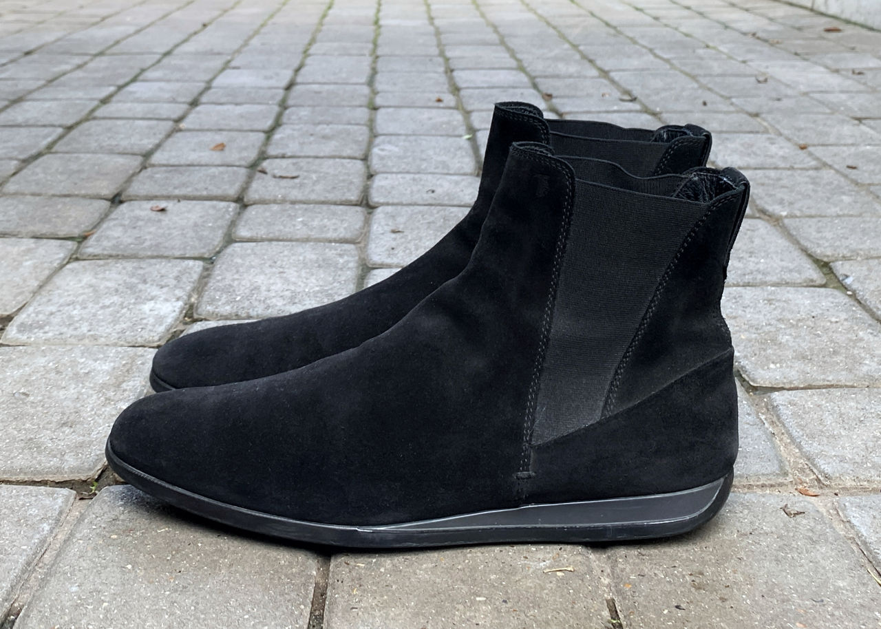 Tod's Black Suede Chelsea. Размер 42. Оригинал. В отличном состоянии. Made In Italy. foto 0