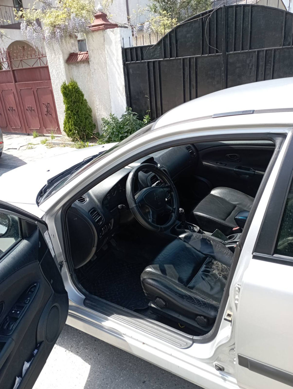 Mitsubishi Carisma