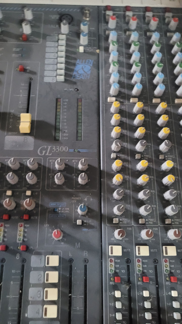 mixer Allen Heath GL3300 foto 2