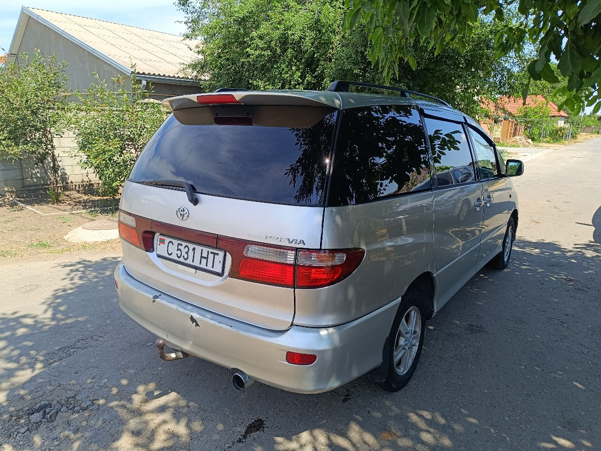 Toyota Previa foto 2