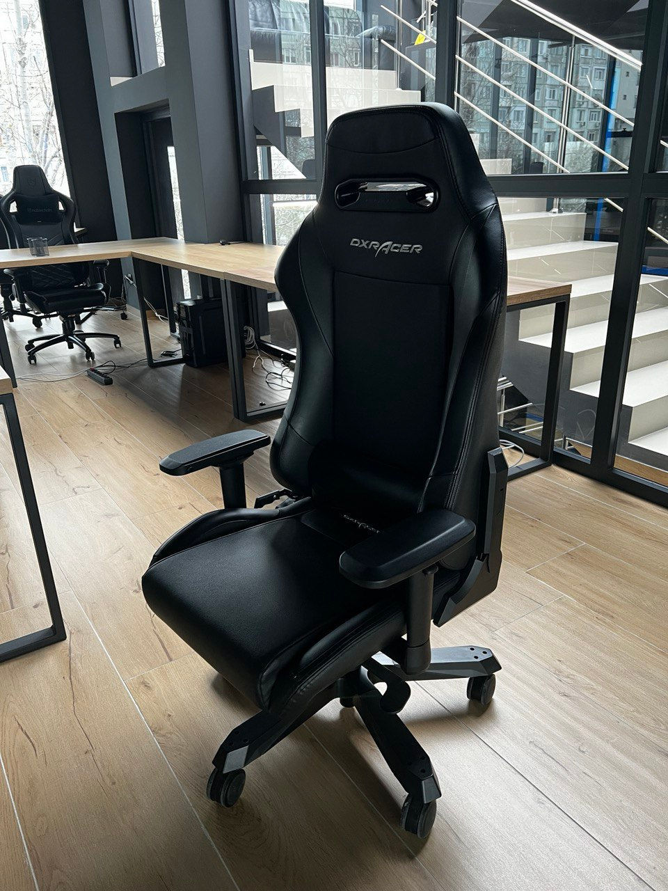 Игровое кресло DXRacer Prince foto 0
